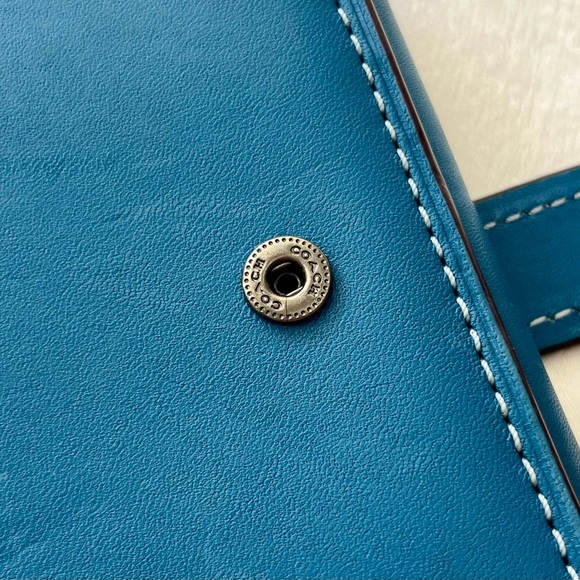 Coach 1941 small trifold wallet with flower pattern interior - Picture 6 of 11